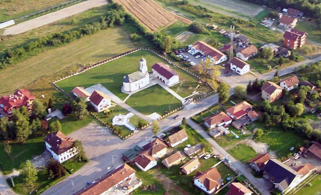 Načelnik ima veću platu nego premijer Srpske: Opština bez banke gradi repliku od milion maraka