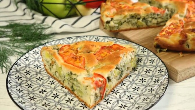 Omiljena na svakom stolu: Brza pita s tikvicama i paprikom bez kora