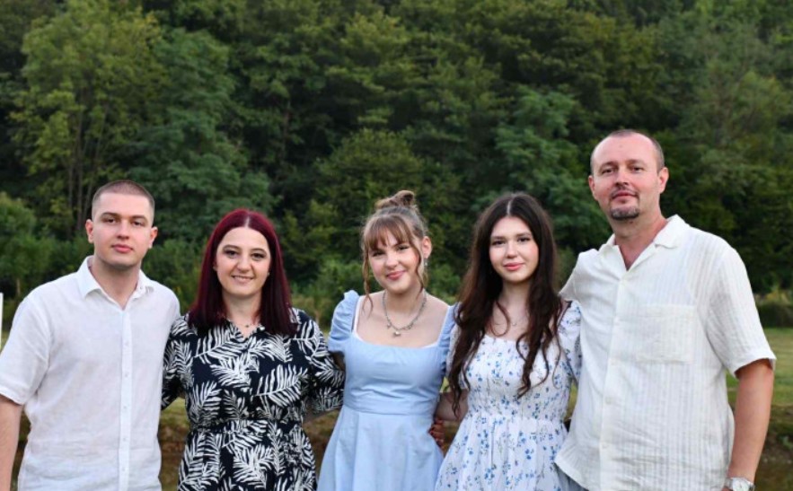 Nesebična ljubav porodice Šolaja: Usvojili i krstili djevočicu iz Hagena