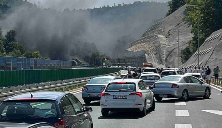 Drama u Hercegovini: Zapalio se automobil u tunelu Ivan