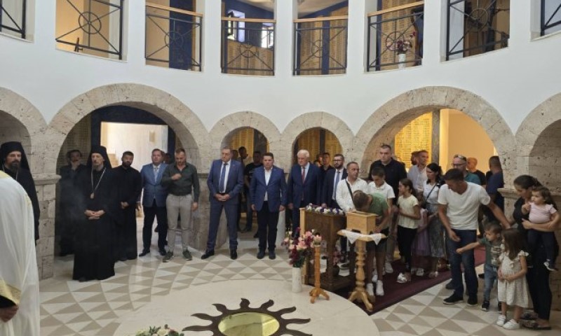 Obilježavanje godišnjice progona Srba: Dodik i Stevandić u Prebilovcima FOTO