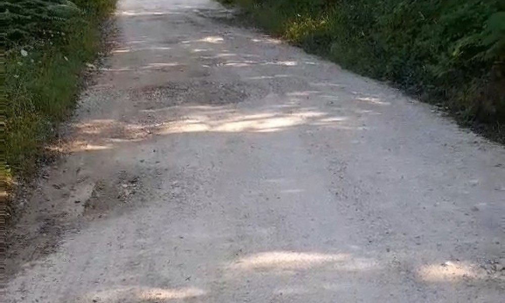 U Gornjim Rekavicama očajni: Stanivuković nas nije ni obišao, a deset godina molimo za malo asfalta VIDEO