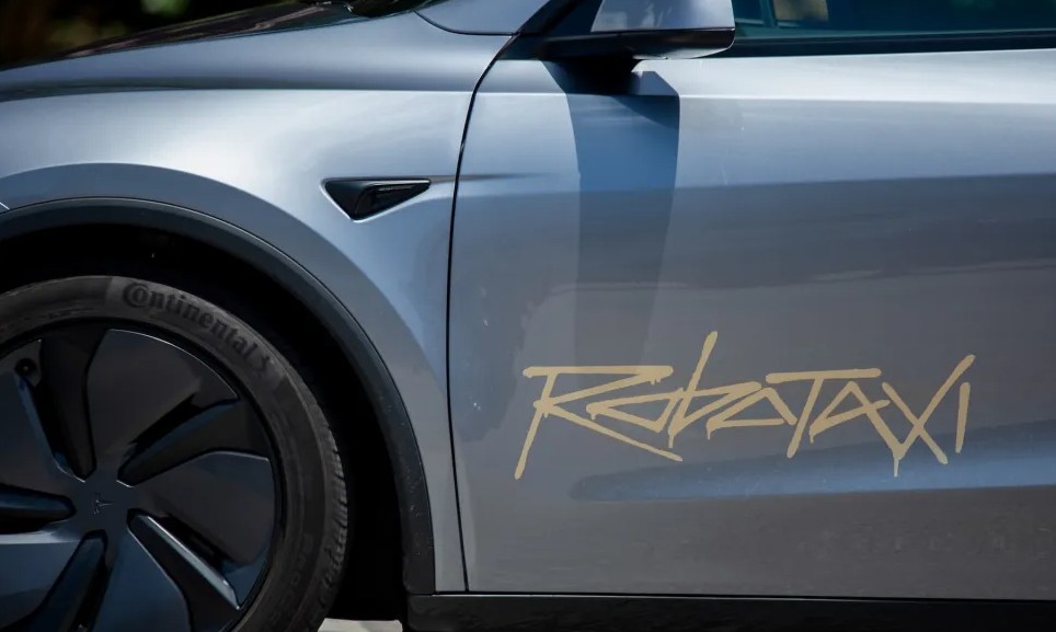 Incident tokom vožnje: Robotaksi doveo putnicu u opasnost