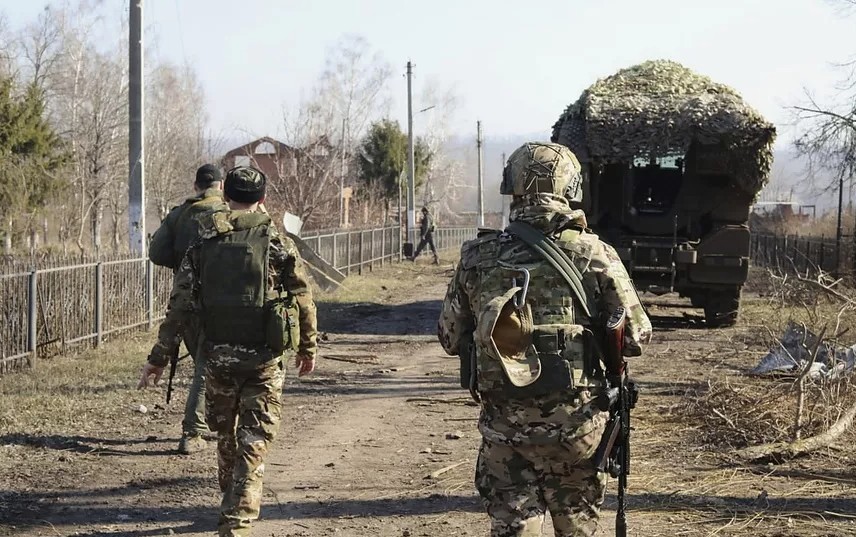 Žestoke borbe: Ruske snage sa tri strane napreduju prema Limanu