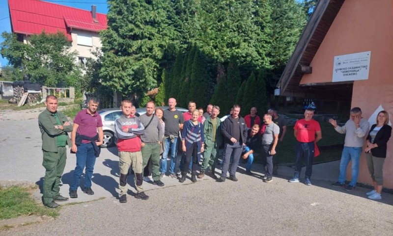 Pobuna u Kneževu: Radnici ŠG “Čemernica” ne odustaju od štrajka – evo šta traže