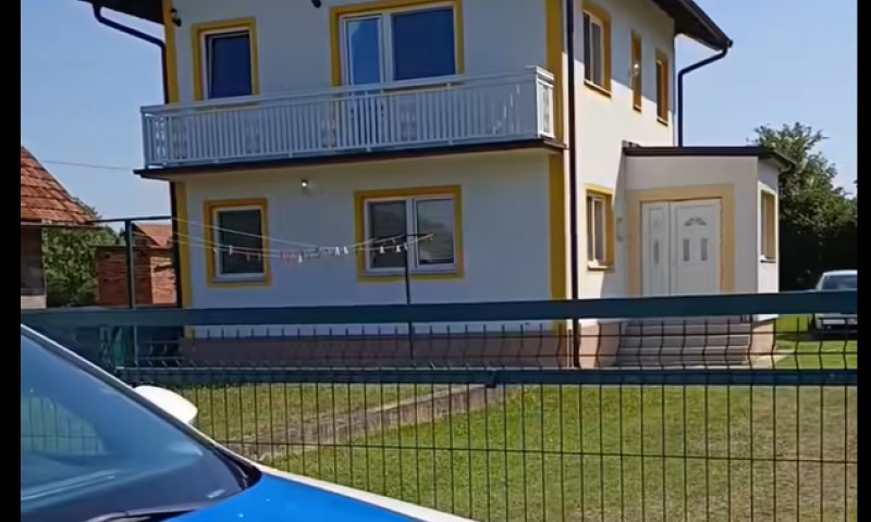 Komšije u šoku, čuli pet pucnjeva: Evo kako danas izgleda mjesto dvostrukog ubistva u Šamcu VIDEO