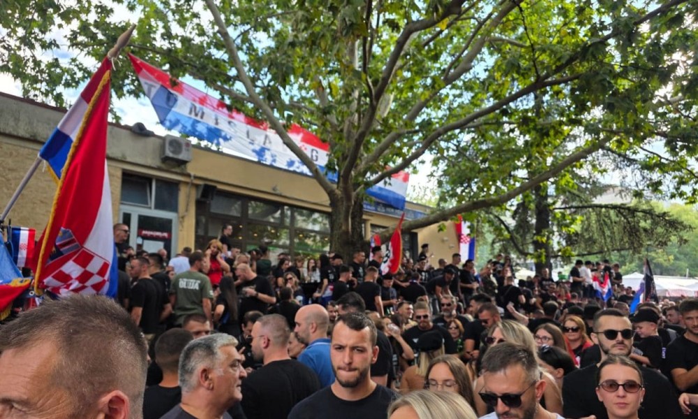 Iz Srbije osudili ponašanje u Sinju: Pjevali i slavili ustaške zločince