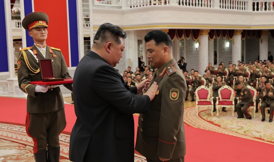 Kim prvi put priznao teške gubitke u Kursku, grlio uplakane vojnike: “Oprostite mi”