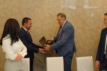 Dodik u Doboju: Ili će pobijediti stranci ili volja naroda