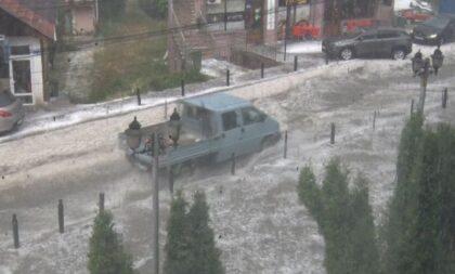 Kao da je zima: Stravično nevrijeme pogodilo jug Srbije VIDEO