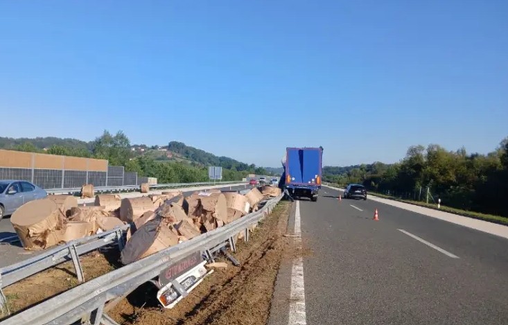 Teret se rasuo: Ovo su detalji udesa na auto-putu 9. januar FOTO