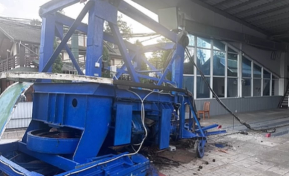 Ima mnogo povrijeđenih: Pukla žičara, ljudi visili u vazduhu VIDEO