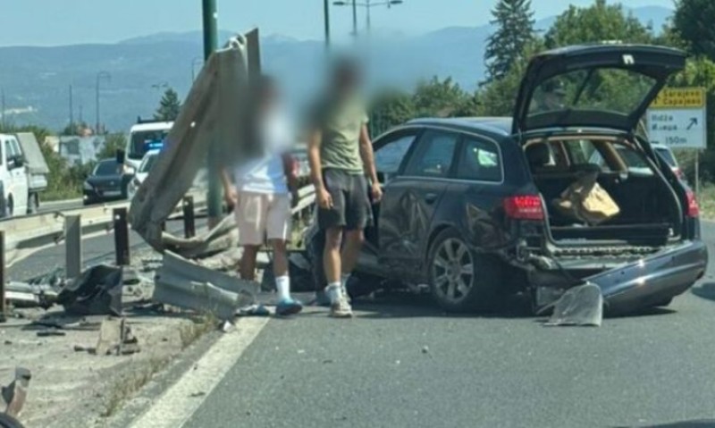 Nesreća u ovom dijelu BiH: Automobil “audi” udario u bankinu – stigla i policija