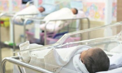 Rođeno 17 medenih beba! Srpska danas ponosnija za devet dječaka i osam djevojčica