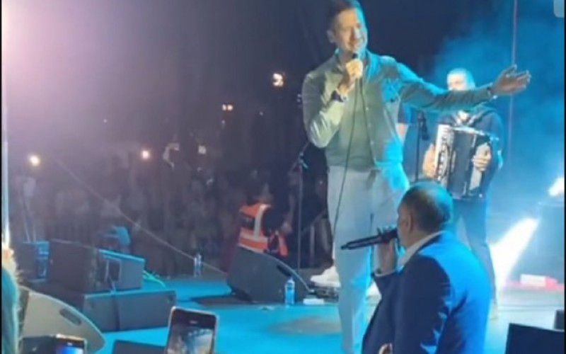 Dodik i Rokvić zapjevali Trebinjcima: “Ovo je moja kuća…” VIDEO