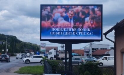 Osvanuli bilbordi u Doboju i Tesliću: Ispisane poruke podrške predsjedniku Dodiku FOTO