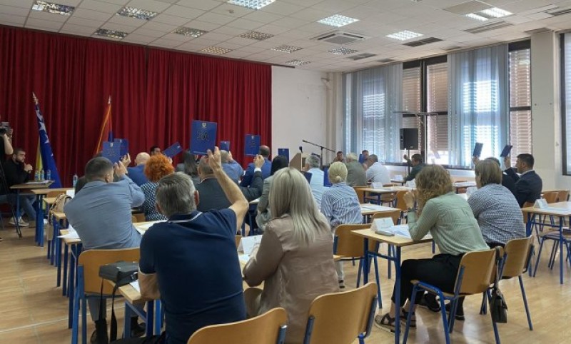 U Doboju usvojena deklaracija: Odbornici odbacili presudu Miloradu Dodiku