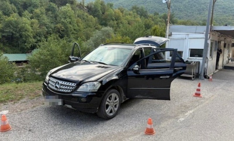 Veliki “ulov” na granici BiH: Pronađeno 12 kilograma droge u “mercedesu” FOTO