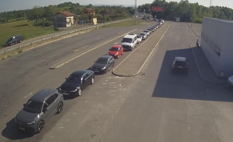 Granični prelazi “trpe” zbog vikenda i odmora: Duge kolone vozila na izlazu iz BiH
