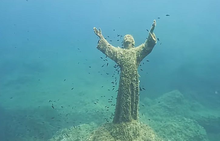 „Hristos iz dubina“ – Šta to kriju vode Portofina VIDEO