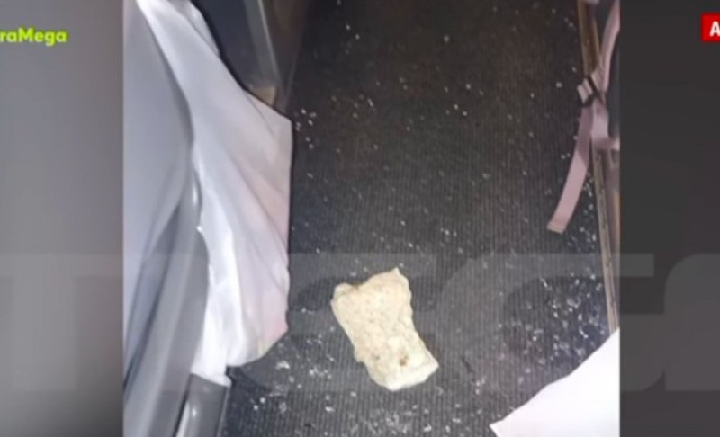 Drama u Grčkoj! Kamenovan autobus sa srpskim turistima, troje povrijeđeno VIDEO