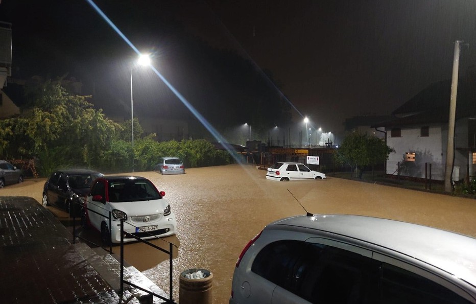 Poplava u Laktašima: Voda u Gradskoj upravi, Domu zdravlja i domaćinstvima FOTO