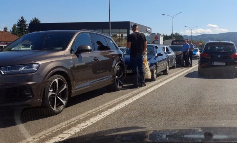 Lančani sudar u Banjaluci: Jedna traka blokirana, saobraćaj se odvija otežano