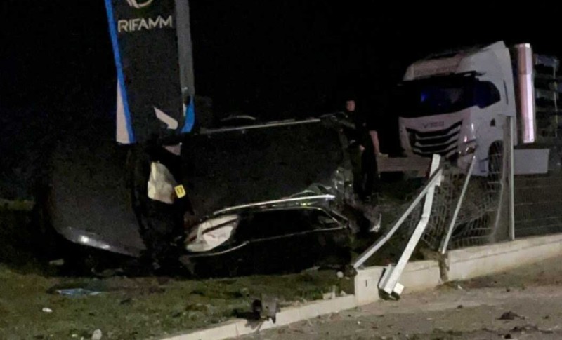 Teška saobraćajna nesreća u BiH: Sudarila se tri vozila, dvoje povrijeđenih