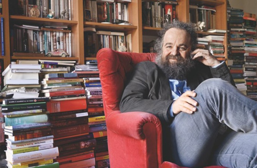 “Shvatam je jako ozbiljno”: Poznati književnik dobio jezivu prijetnju, otkrio na koga sumnja FOTO