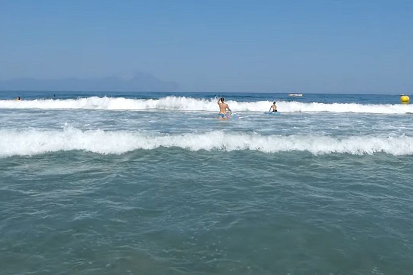 Drama u Grčkoj: Djecu vjetar odnio na pučinu, u akciji spasavanja učestvovao helikopter, roditelji vrištali