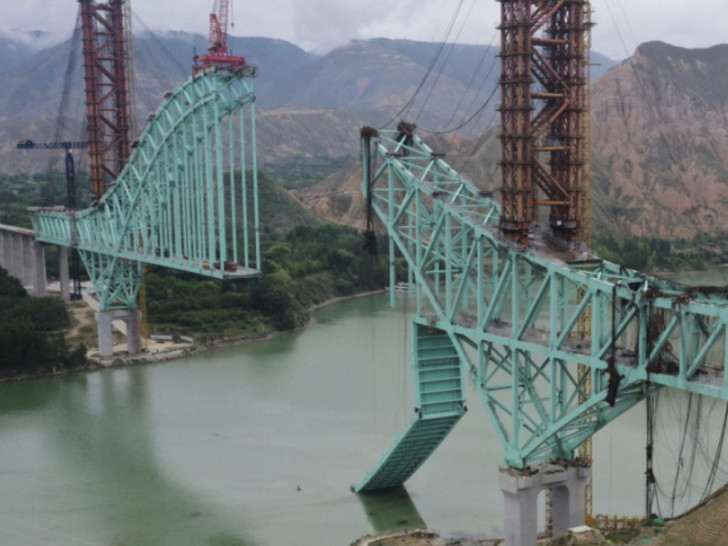 Urušio se kineski most u izgradnji: Poginulo 12 radnika, četiri se vode kao nestali