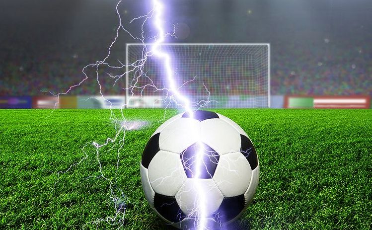 Drama kod Loznice! Grom udario na teren tokom utakmice, povrijeđeno 10 fudbalera, jednog reanimirali!