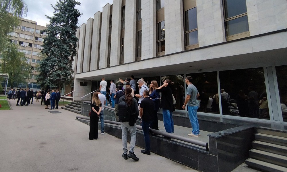 Sjednica prekinuta: Dojava o bombi u Narodnoj skupštini RS FOTO