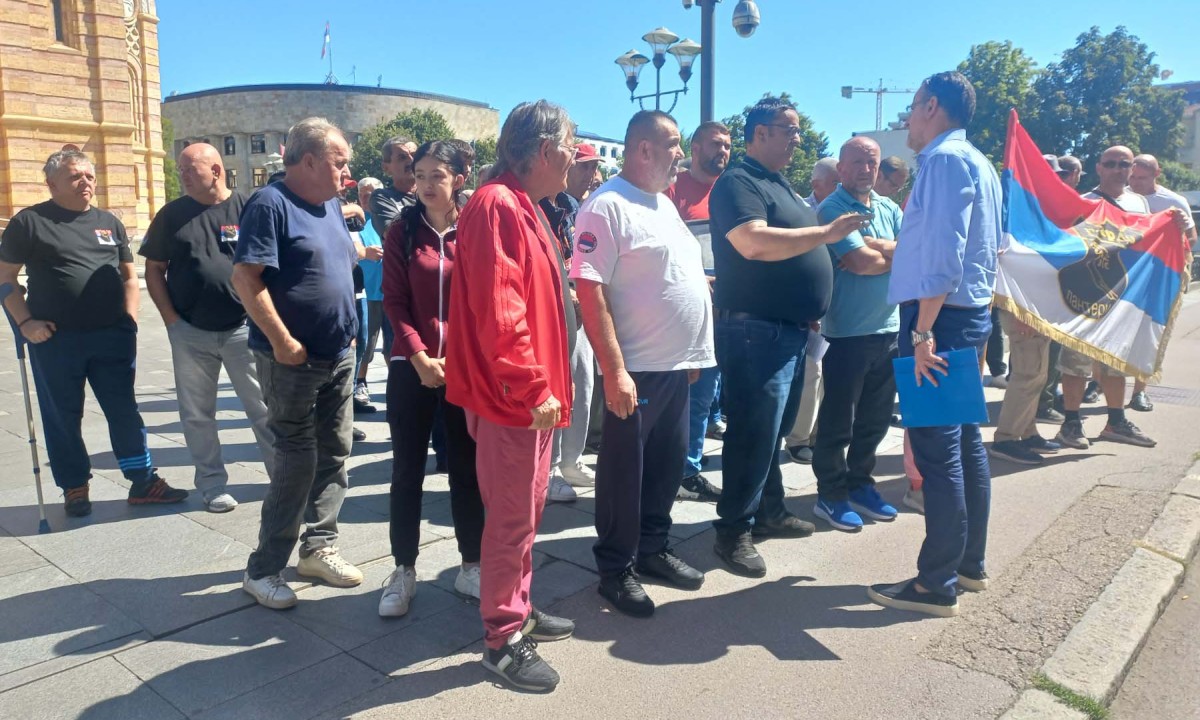 Protest veterana u Banjaluci: Stanivuković nije dostavio informacije, spomenik graditi na novoj lokaciji