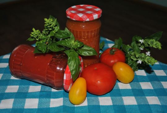 Domaći mljeveni paradajz za zimnicu: Bez kuvanja, a čuva se i do dvije godine