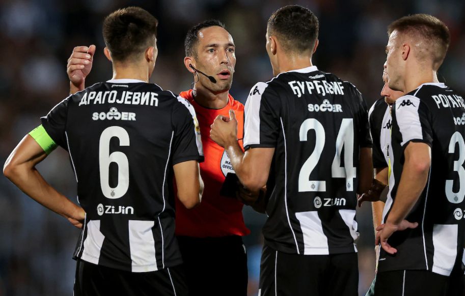 Crno-bijeli u problemu: FIFA suspendovala Partizan do 2027. godine