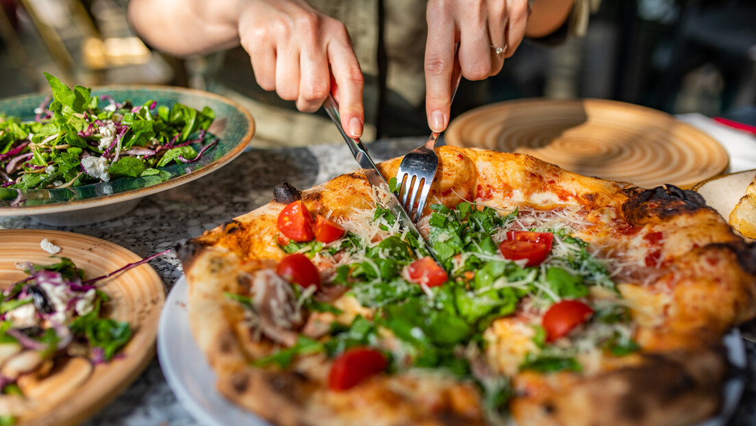 Picerija u Italiji naplatila gostu uklanjanje paradajza sa pice
