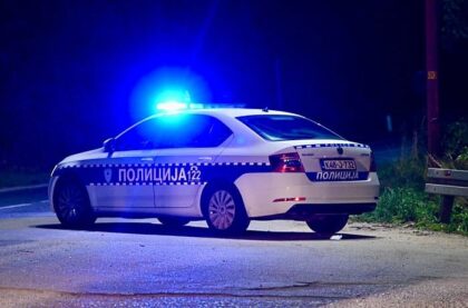 Težak udes kod Trnova: Jedna osoba poginula, saobraćaj obustavljen
