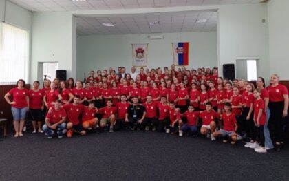 U Rači otvoren kamp dijaspore: Djeca uče o srpskoj kulturi i tradiciji