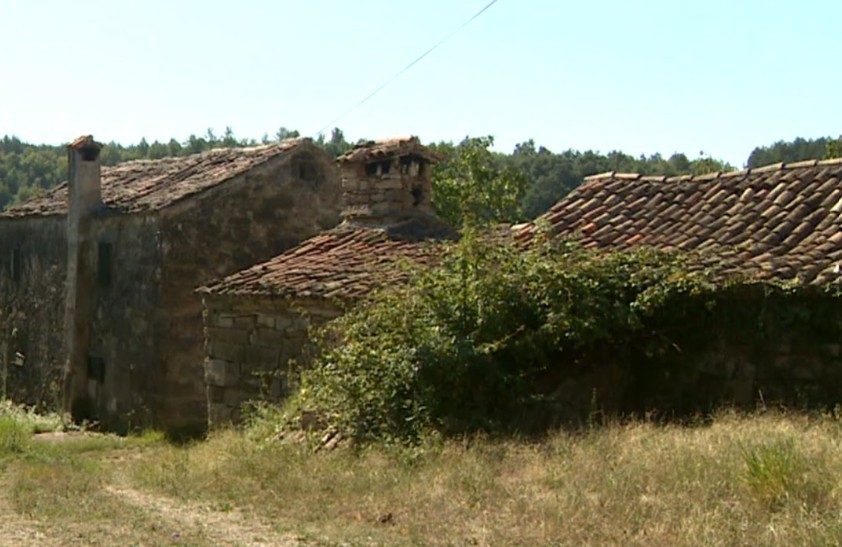 U Istri prodaju cijela sela: Nekada vrvjela životom, danas odjekuju zvukom cvrčaka VIDEO