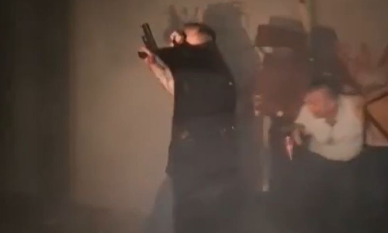 Haos ispred prostorija SNS-a! Dačić objasnio ko je muškarac koji je potegao pištolj