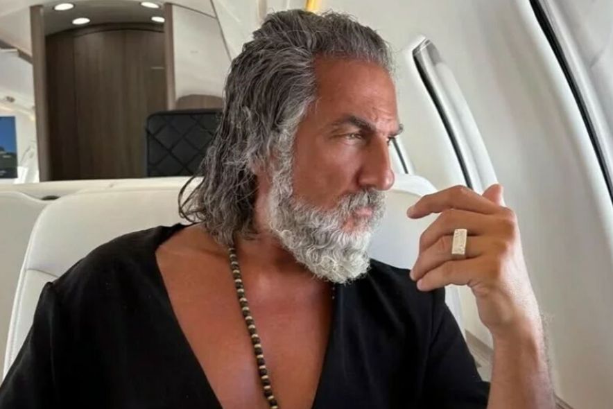 Najintrigantniji čovjek današnjice: Ko je milioner koji hoda bos VIDEO