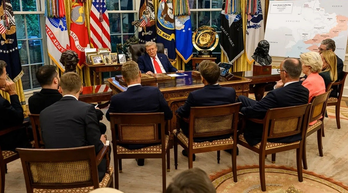 Nepoznati detalji sastanka u Bijeloj kući: Šta je Tramp pokazivao Zelenskom na karti