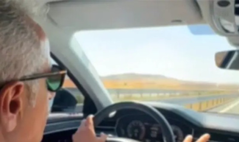 Ministar uz narodnjake jurio auto-putem: Objavio i snimak pa kažnjen za prekršaj VIDEO