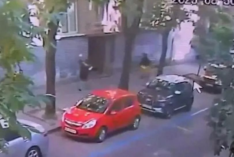 Kamere sve snimile: Parubij likvidiran sa osam hitaca, ubio ga prerušeni dostavljač VIDEO