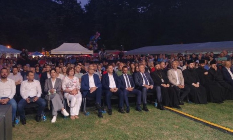 Dodik u Kozarskoj Dubici: Ne smijemo odustati od naših manastira, crkava, od našeg naroda i Srpske