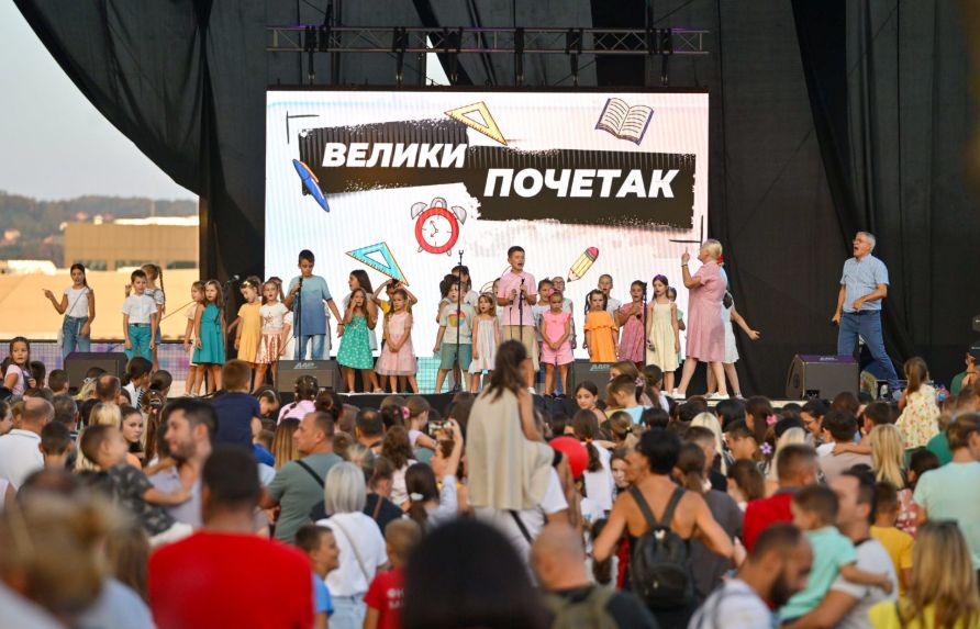 Sve je spremno za „Veliki početak“: Pridružite se od 18.00 časova i uživajte u mnoštvu poklona i nastupu Brace Gajića