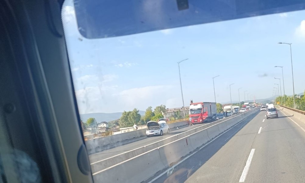 Vozači, oprez! Saobraćajka na brzoj cesti Banjaluka – Laktaši