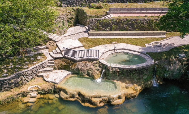Građani se mole za strpljenje i razumijevanje: Sutra čišćenje bazena na plaži Vrućica