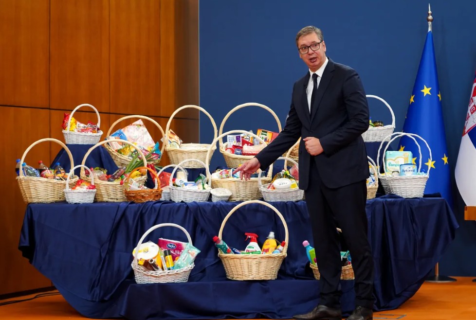 Vučić o ekonomskim mjerama: Smanjenje trgovačkih marži za oko 3.000 proizvoda